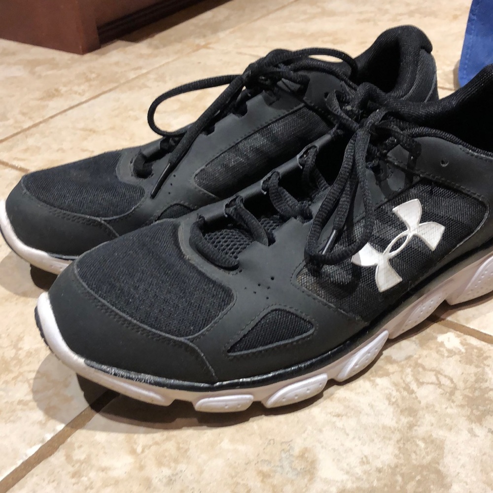 Under Armour Sneakers HARDLY WORN!